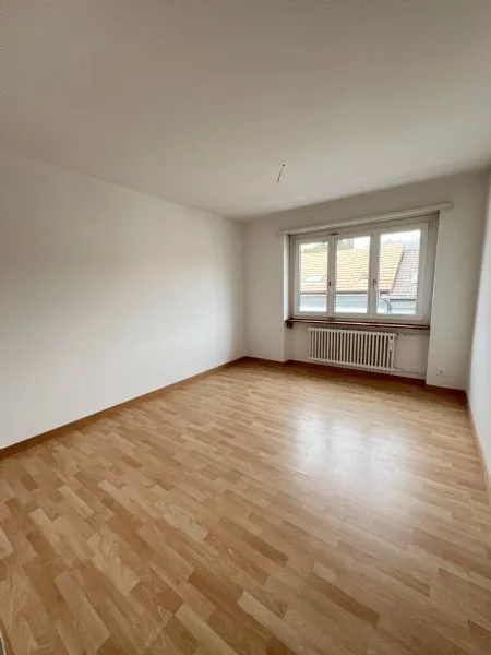 Renovated 6-room apartment for rent in a good location