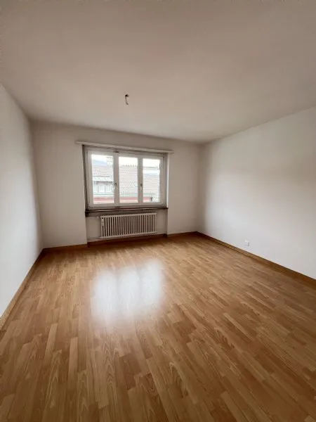 Renovated 6-room apartment for rent in a good location