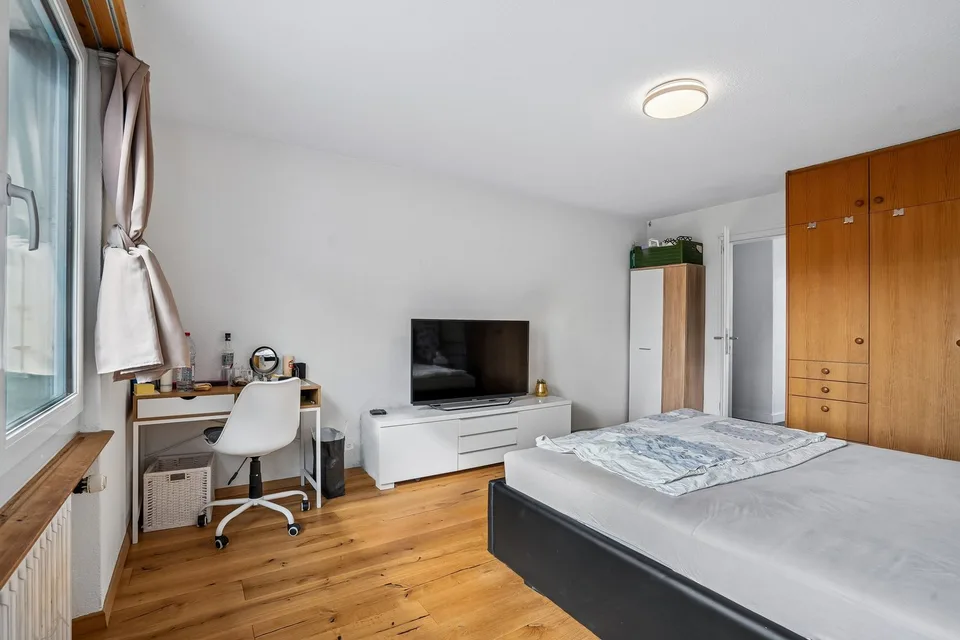 Zentrales Wohn- & Geschäftshaus mit Terrasse in Frick