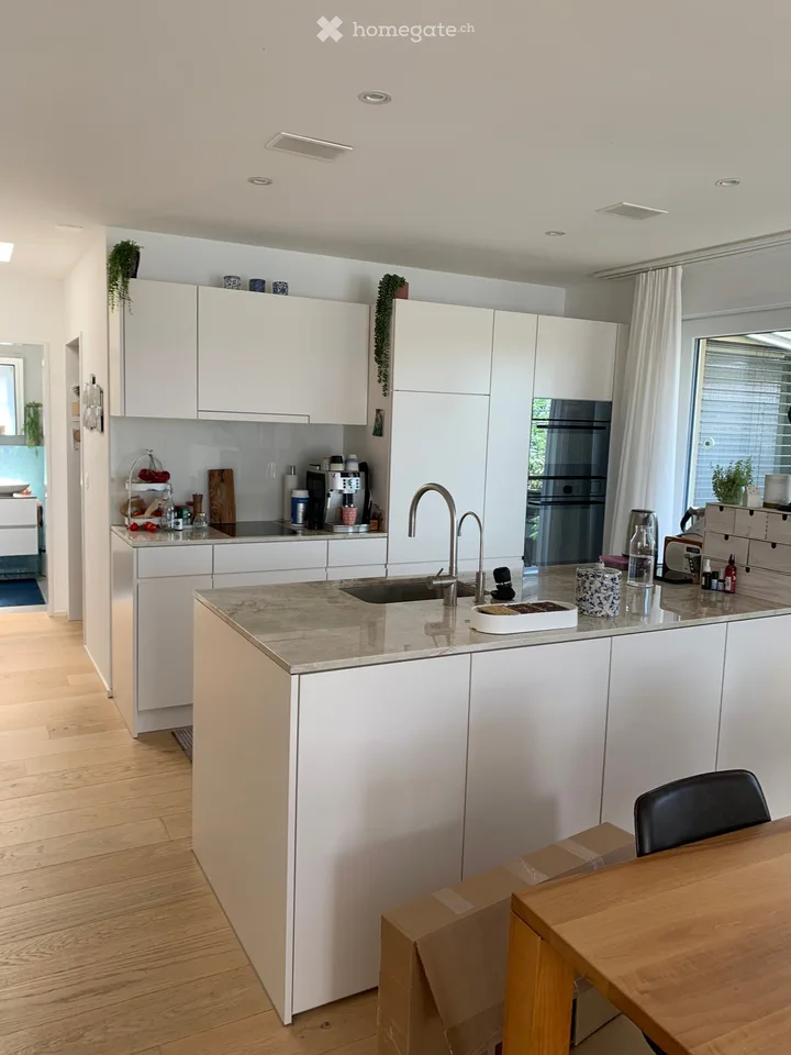 Charmant appartement de 2,5 pièces dans les combles à Hettlingen – Moderne, Calme & Ami des animaux