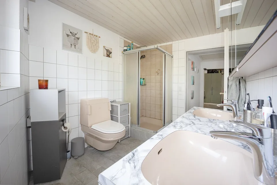 Attraente casa unifamiliare di 4,5 locali in una zona residenziale a misura di famiglia – foto 11 di 15