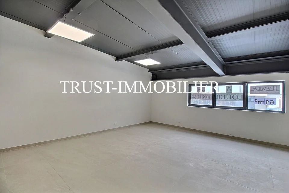 9001M-Saxon-Modernes Gewerbefläche von 64 m²