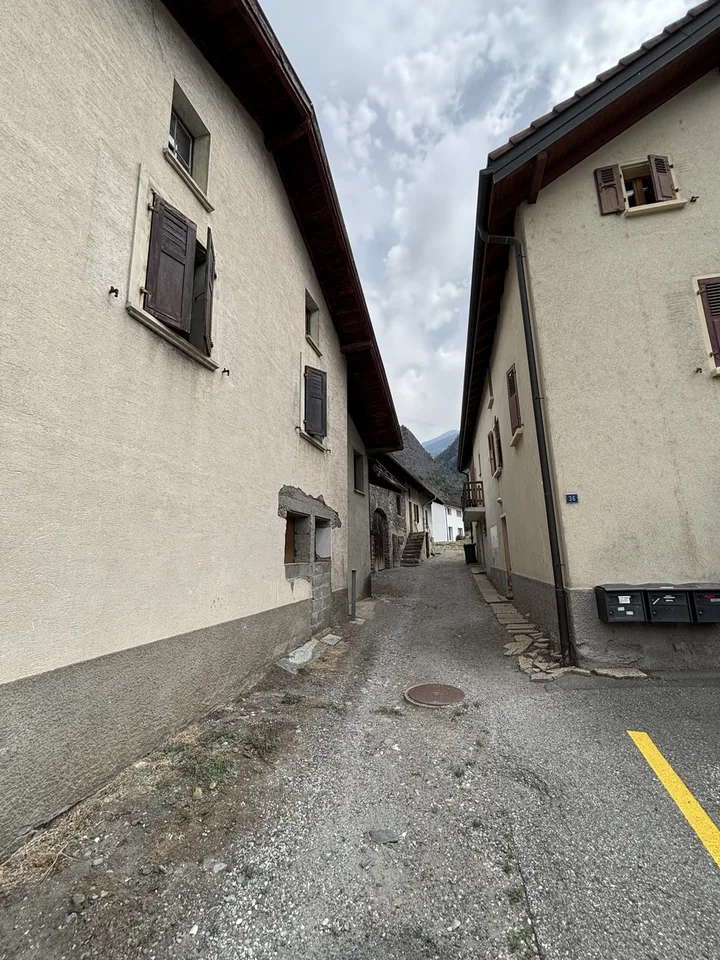 6003M-Riddes. Dorfhaus mit großem Potenzial zur Renovierung