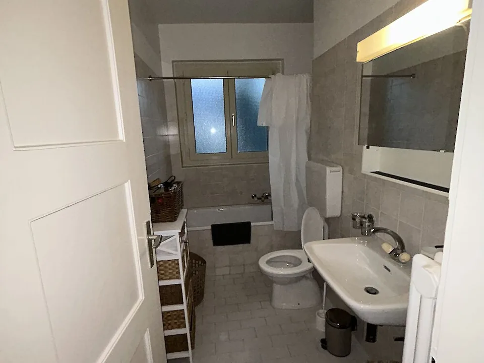 Renovierte 2.5-Zimmerwohnung im Beaumont-Quartier – photo 8 sur 13