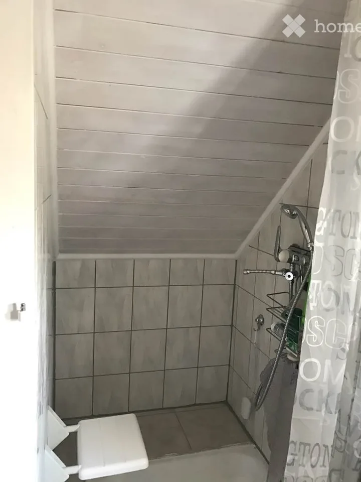 Zimmer Möblierte ab 450.- Monatlich
