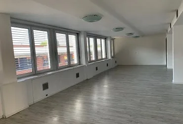 Mendrisio – Ufficio in posizione strategica e servitissima