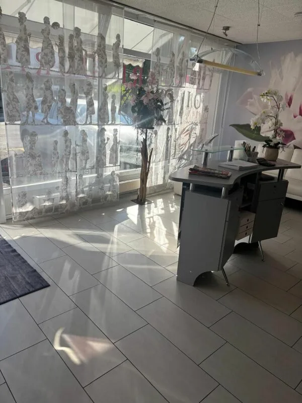 74 m2 di spazio commerciale a Dübendorf limitato fino al 30 giugno 2028