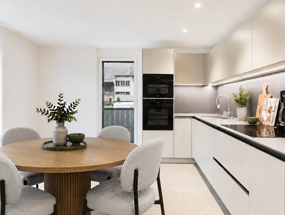 Ampio appartamento 5.5 locali con loggia & bagno en suite