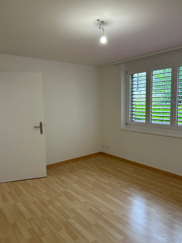 Sanierte Wohnung in ruhiger Lage – hell & geräumig mit Balkon – Foto 11 von 14