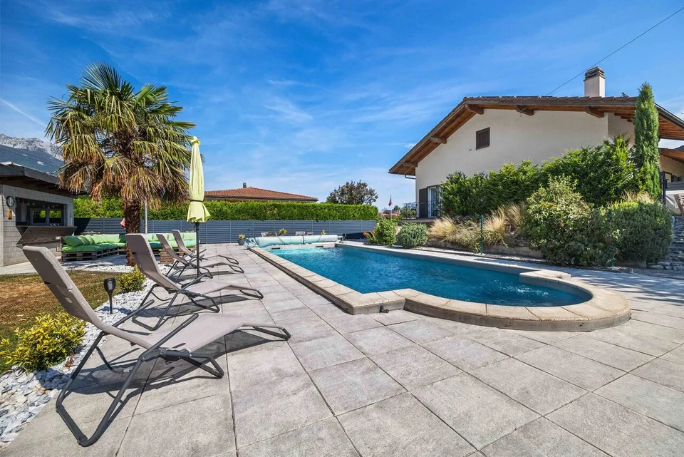 Massongex - Villa 6,5 pièces avec piscine et jardin