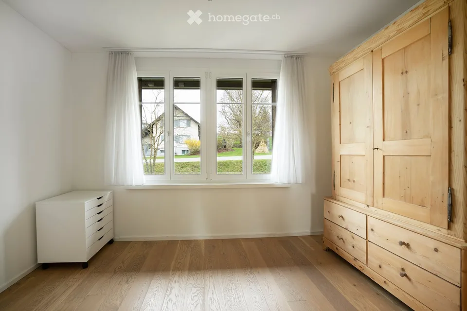 Appartamento moderno 3.5 locali con balcone e vista sulla montagna a Rifferswil