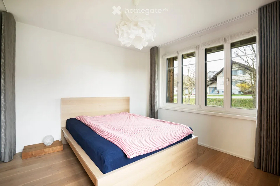 Appartamento moderno 3.5 locali con balcone e vista sulla montagna a Rifferswil