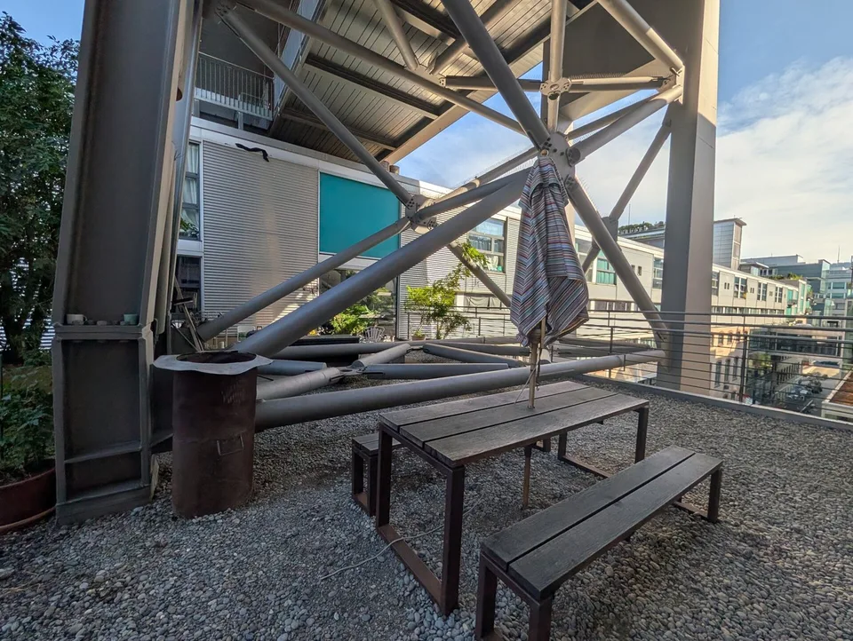 Espace de bureau loft meublé avec terrasse sur le toit – photo 7 sur 8