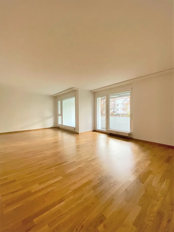 Frisch sanierte 5-Zimmerwohnung im Hochparterre mit Balkon