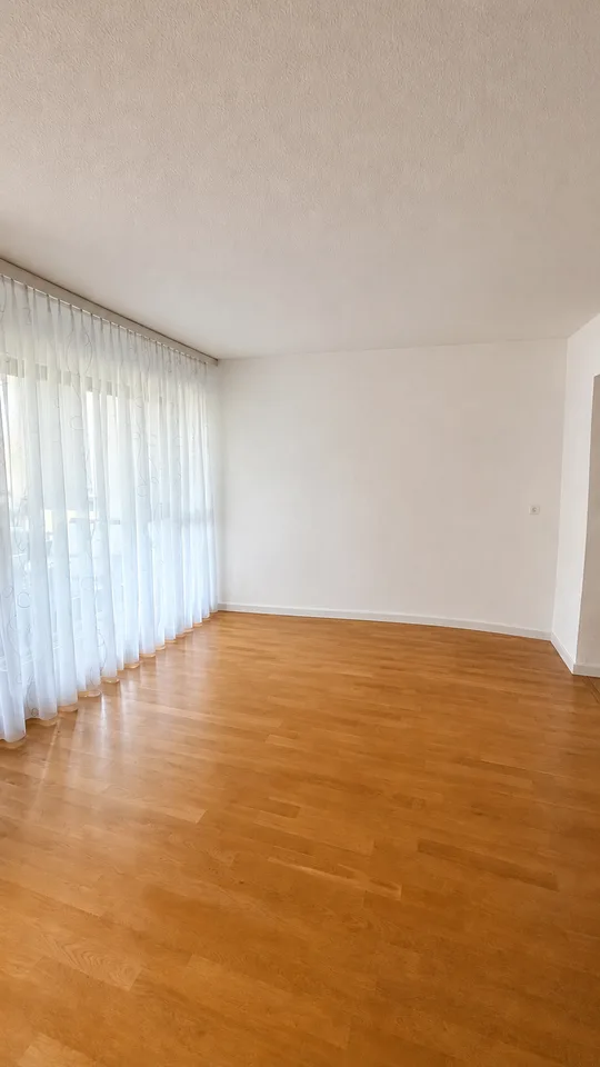 Frisch sanierte 5-Zimmerwohnung im Hochparterre mit Balkon