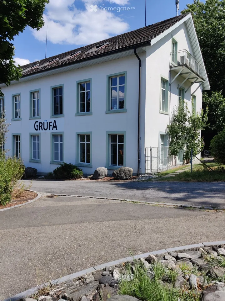 Helles Büro (Nr.13) mit 55 m² an ruhiger Lage in Richterswil
