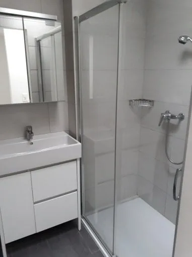 Maison de noyau - 2,5 pièces avec jardin privé et parking