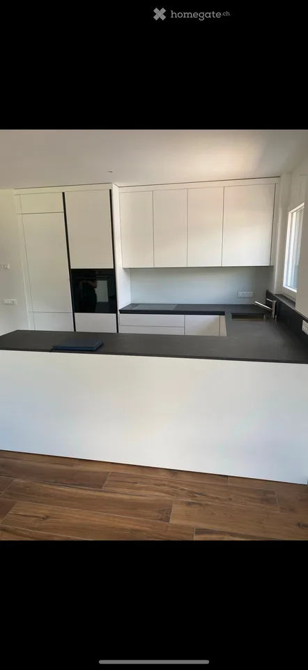 Dachwohnung mit 4.5 Zimmern in Gordola – 3 Parkplätze in der Tiefgarage und Nebenkosten inklusive
