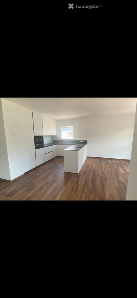 Dachwohnung mit 4.5 Zimmern in Gordola – 3 Parkplätze in der Tiefgarage und Nebenkosten inklusive