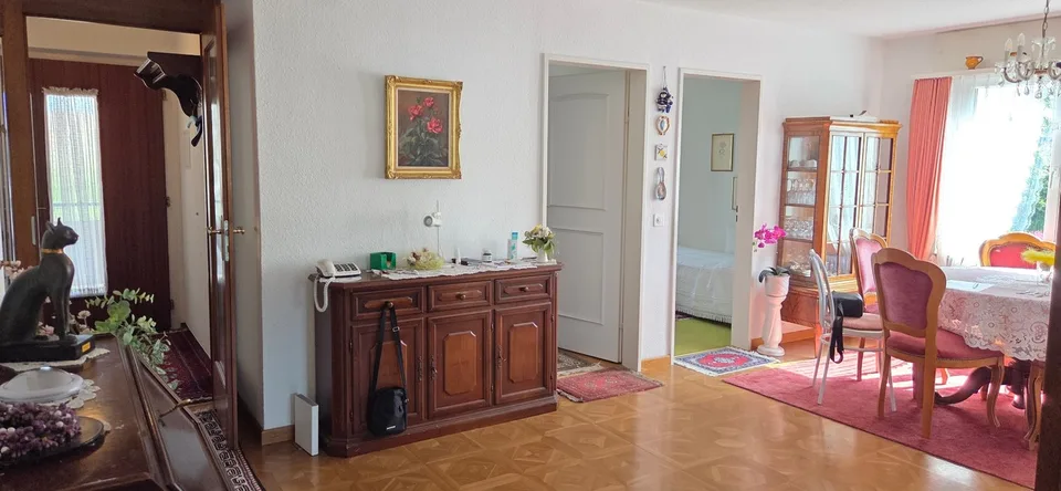 Charmante 5.5-Zimmer-Wohnung im 1. OG  in Hunzenschwil