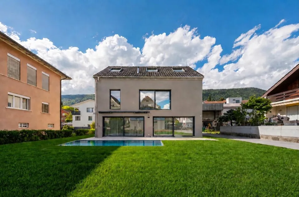 Exklusives Einfamilienhaus mit Pool, Smarthome und luxuriöser Ausstattung
