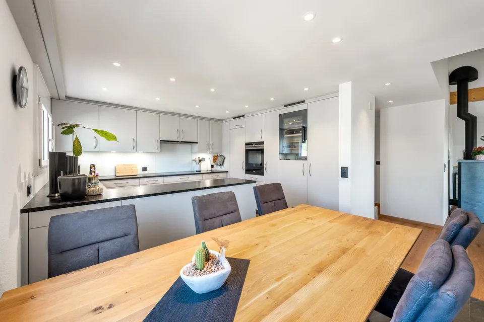 Appartement moderne de 4,5 pièces au dernier étage avec grande terrasse