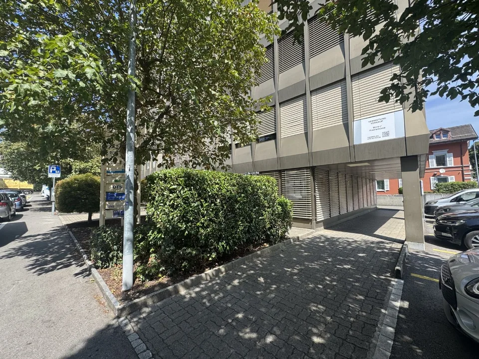 Spazio commerciale rappresentativo di 284m2 in una posizione centrale