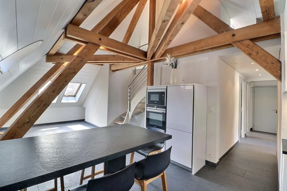 DUPLEX AVEC CACHET UNIQUE AU CENTRE D'AIGLE