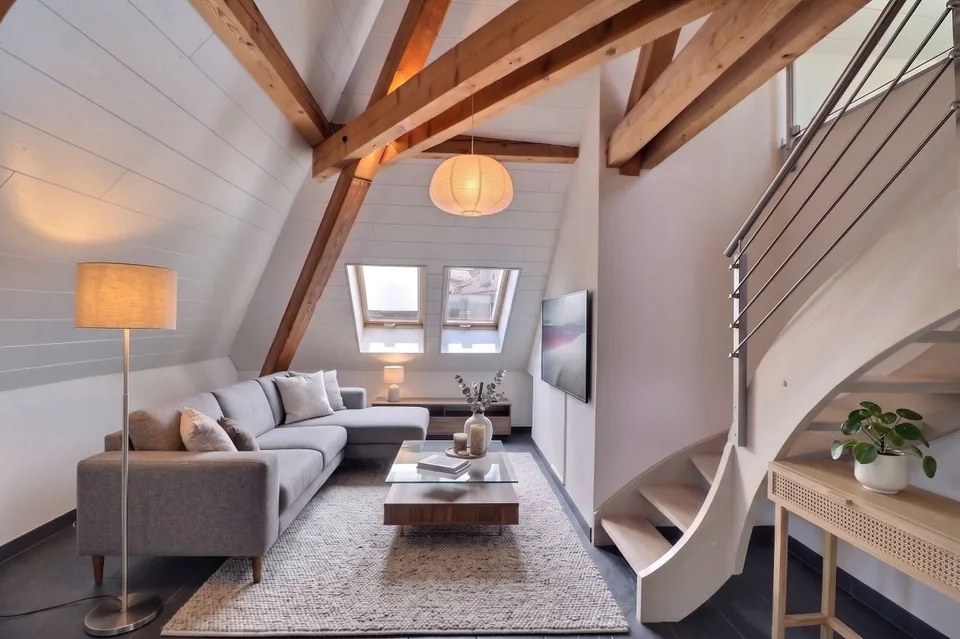 DUPLEX AVEC CACHET UNIQUE AU CENTRE D'AIGLE