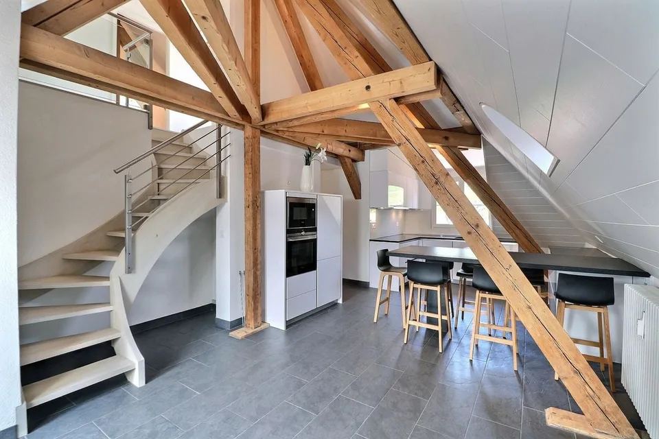 DUPLEX AVEC CACHET UNIQUE AU CENTRE D'AIGLE