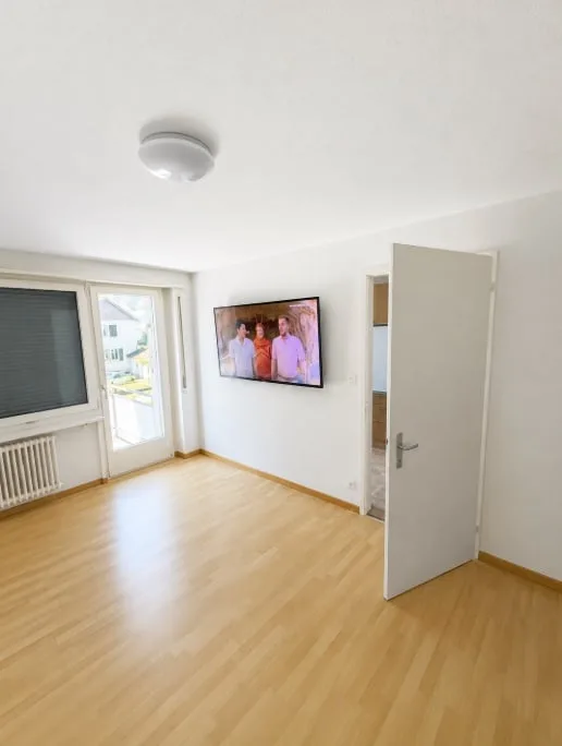 Helle 2,5-Zimmer-Wohnung mit Balkon und Parkplatz - 01.10.26