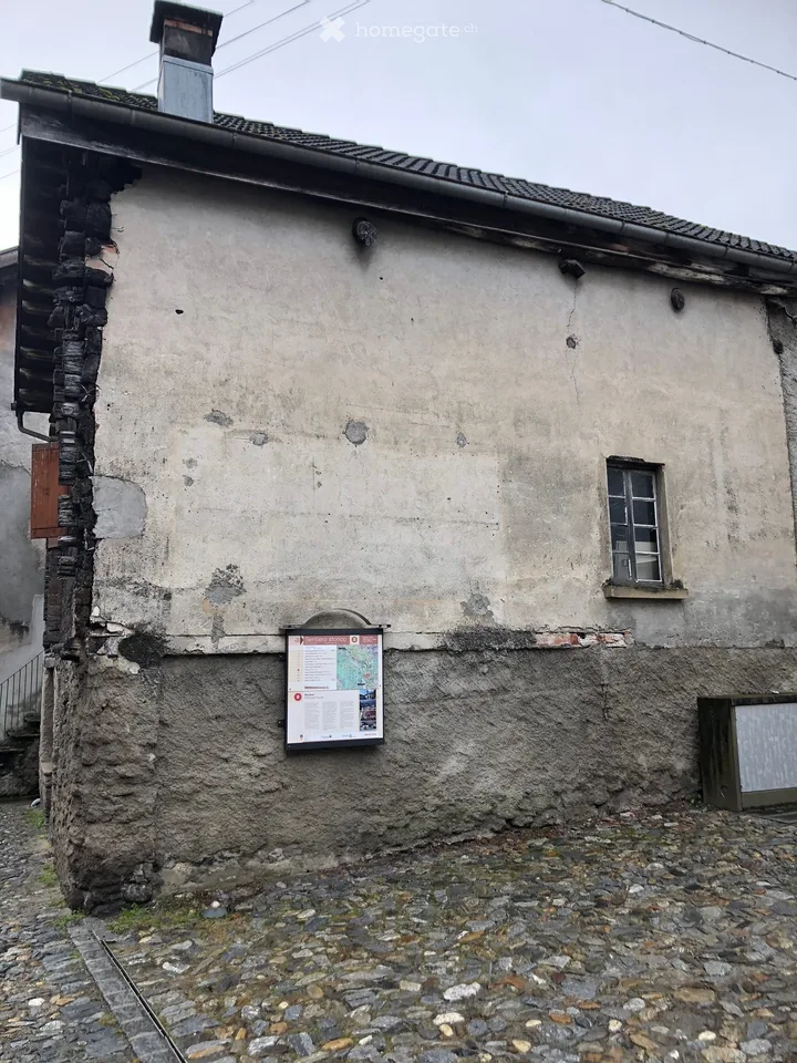 Wir verkaufen altes Haus zur Renovierung