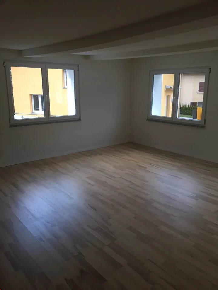 Ab sofort - Einfache, charmante 2.5 Zi Wohnung