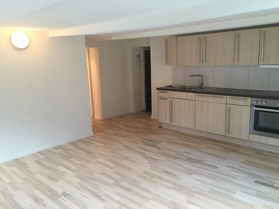 Ab sofort - Einfache, charmante 2.5 Zi Wohnung