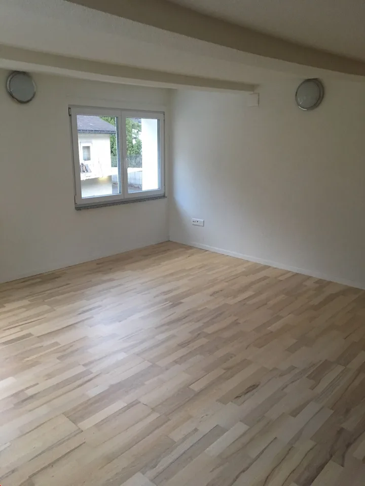 Ab sofort - Einfache, charmante 2.5 Zi Wohnung