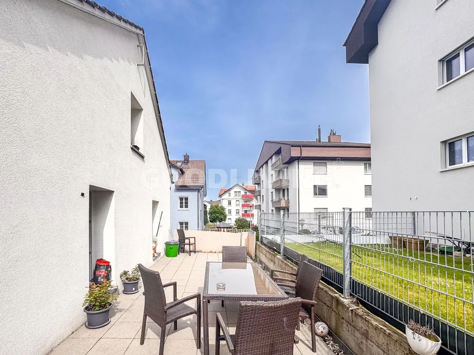 Six appartements. Rendement solide.