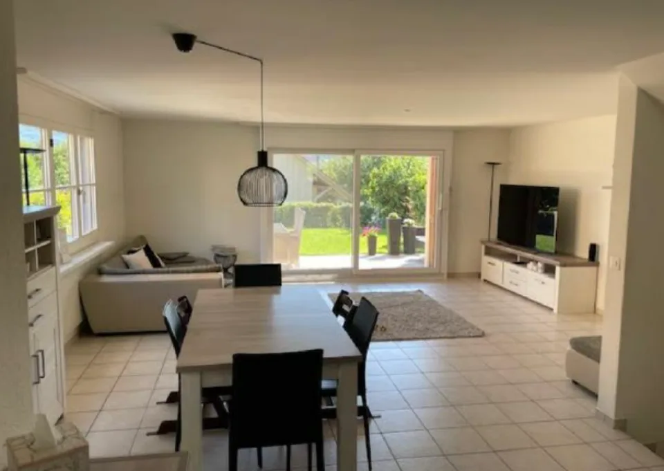 Charmantes 6-Zimmer-Doppeleinfamilienhaus in Biel-Benken - Idyllisches Wohnen mit Weitblick