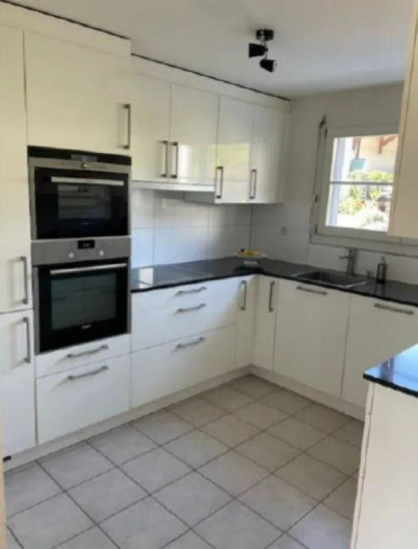 Charmantes 6-Zimmer-Doppeleinfamilienhaus in Biel-Benken - Idyllisches Wohnen mit Weitblick