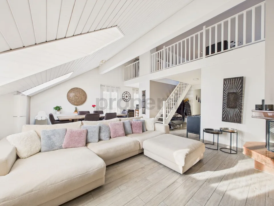 Elegante appartamento di 4.5 locali con balcone soleggiato a Treycovagnes
