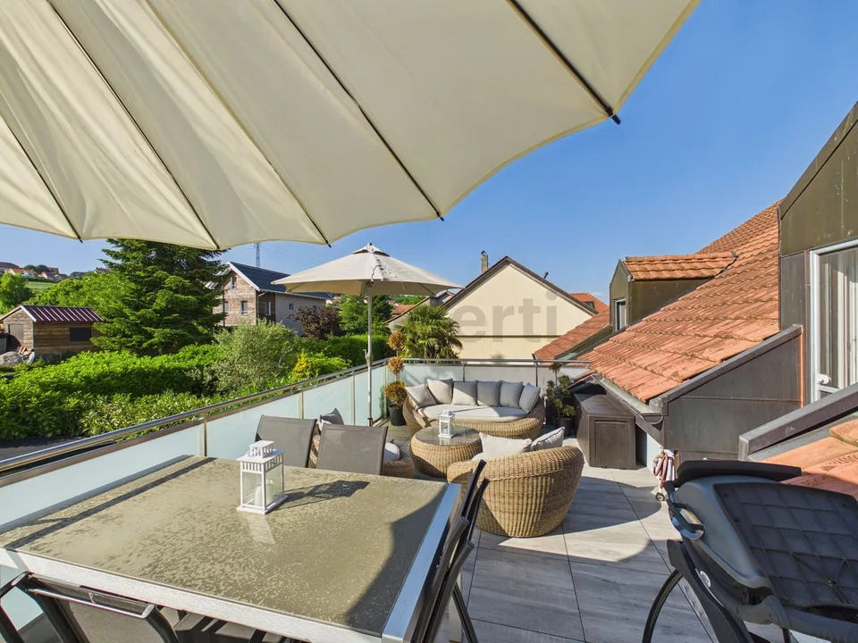Elegante appartamento di 4.5 locali con balcone soleggiato a Treycovagnes