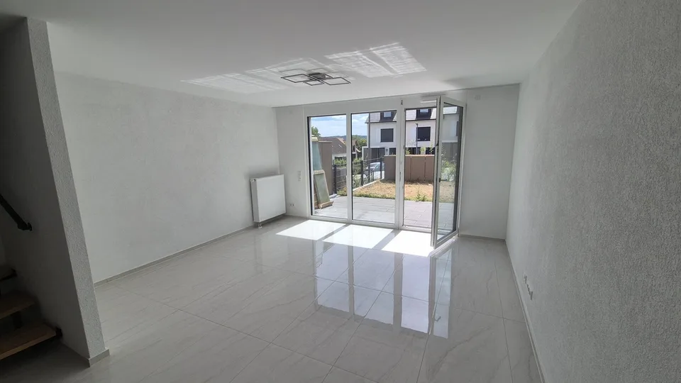 Horheim - Nouvelle maison mitoyenne à louer, première occupation