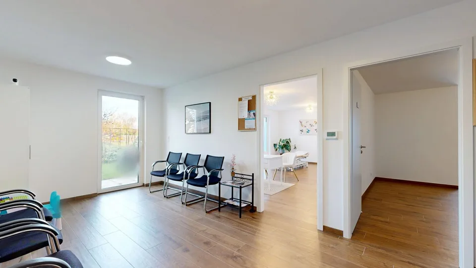 Neubauwohnung im Erdgeschoss mit Garten / gewerbliche Nutzung – Wohnen – gemischte Nutzung – Foto 9 von 12