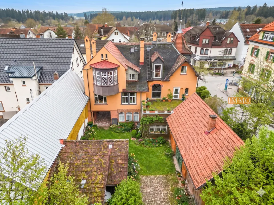 IMMORath.de  Herrschaftliches Stadthaus mit einzigartigem Charakter i