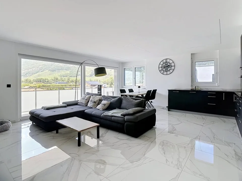 Fully | Magnifique attique de 3,5 pièces avec grande terrasse