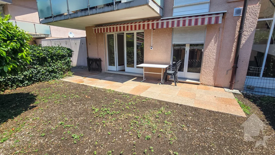 Vouvry, 2.5 pièces rénové avec jardin