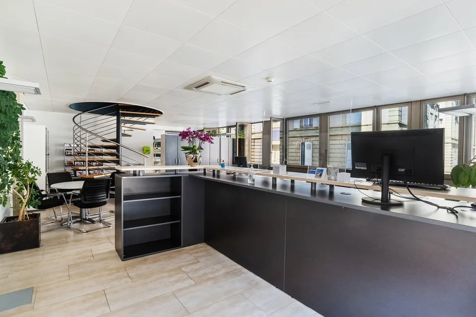 Opportunité unique ! Bureau de 260m2 sous-gare à louer – photo 8 sur 10