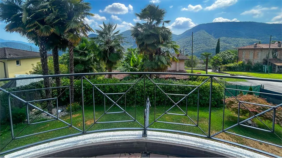 CASA UNIFAMILIARE IMMERSA NEL VERDE A MONTEGGIO – foto 10 di 13