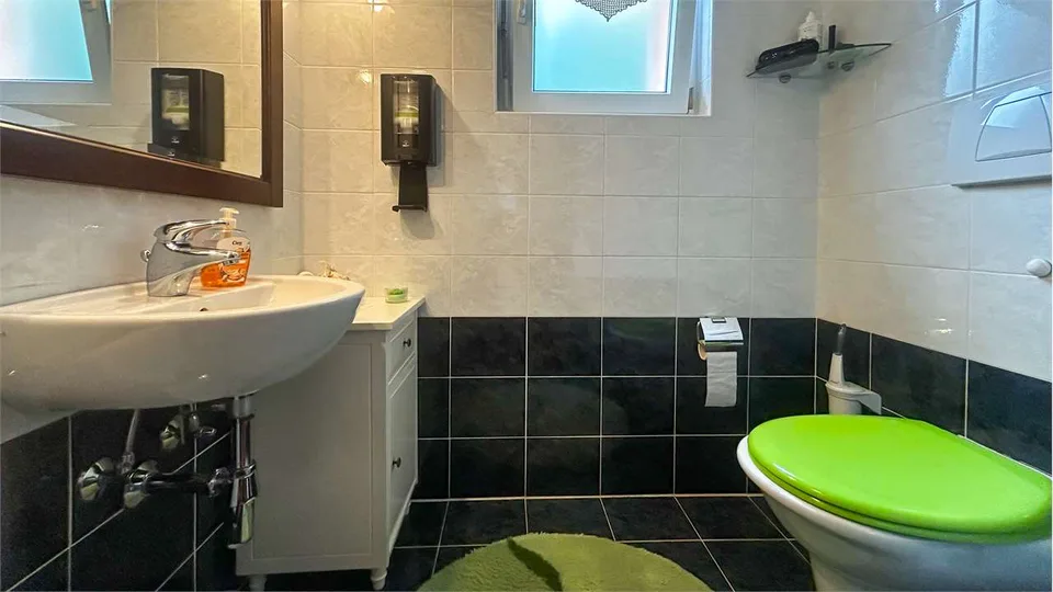 CASA UNIFAMILIARE IMMERSA NEL VERDE A MONTEGGIO – foto 6 di 13