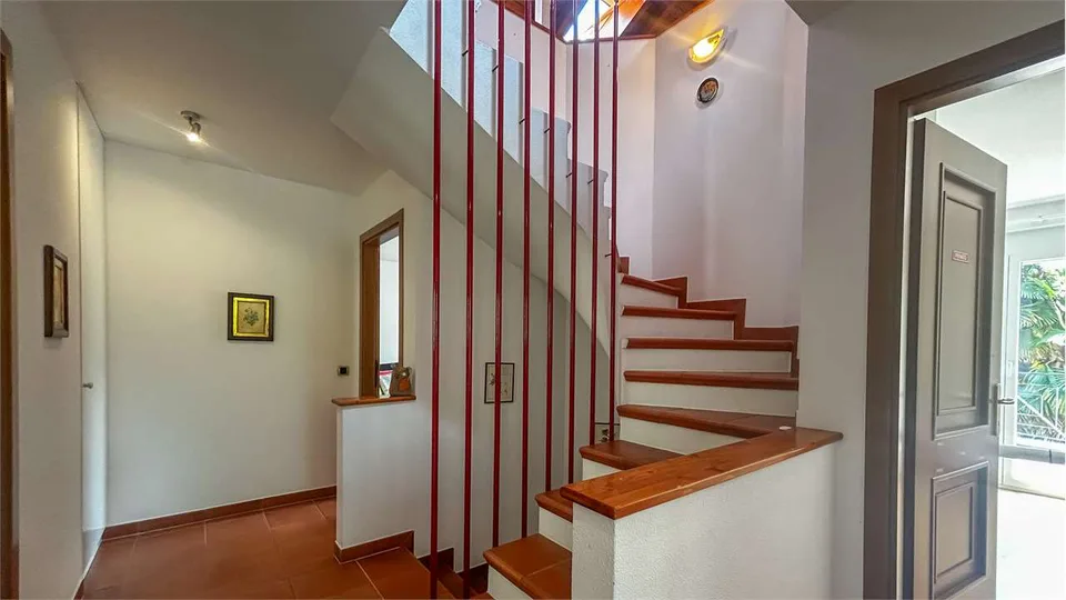 CASA UNIFAMILIARE IMMERSA NEL VERDE A MONTEGGIO – foto 12 di 13