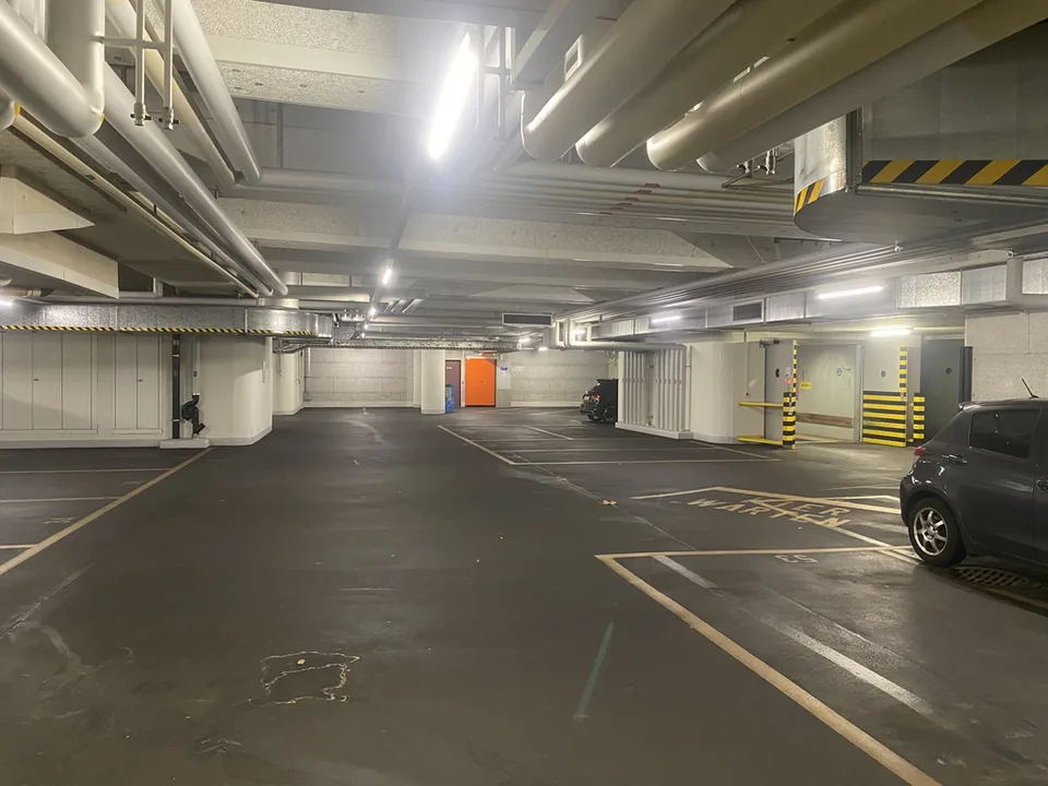 Autoeinstellplatz direkt beim Central